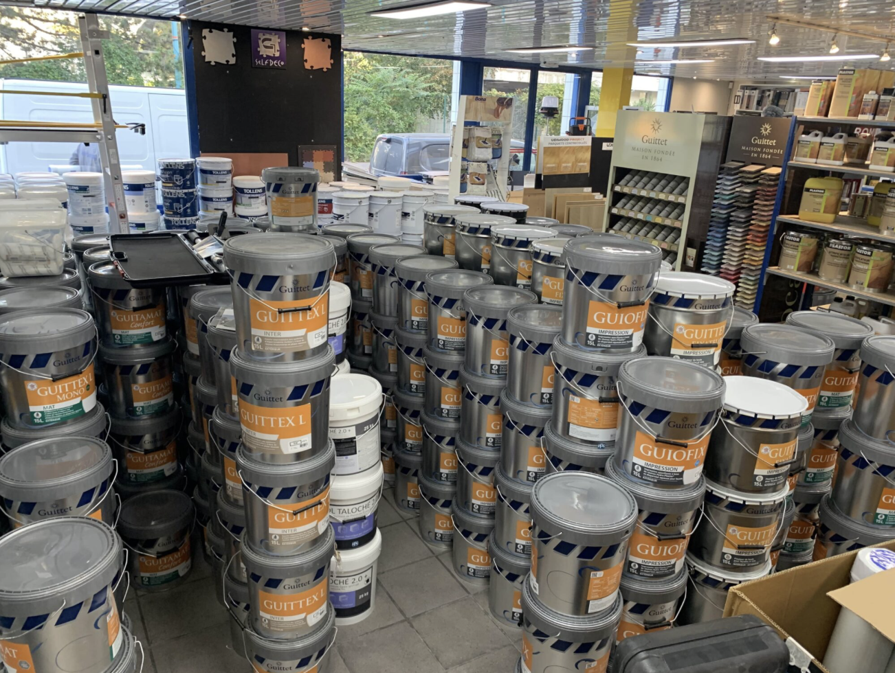 intérieur du magasins à sacofra gentilly