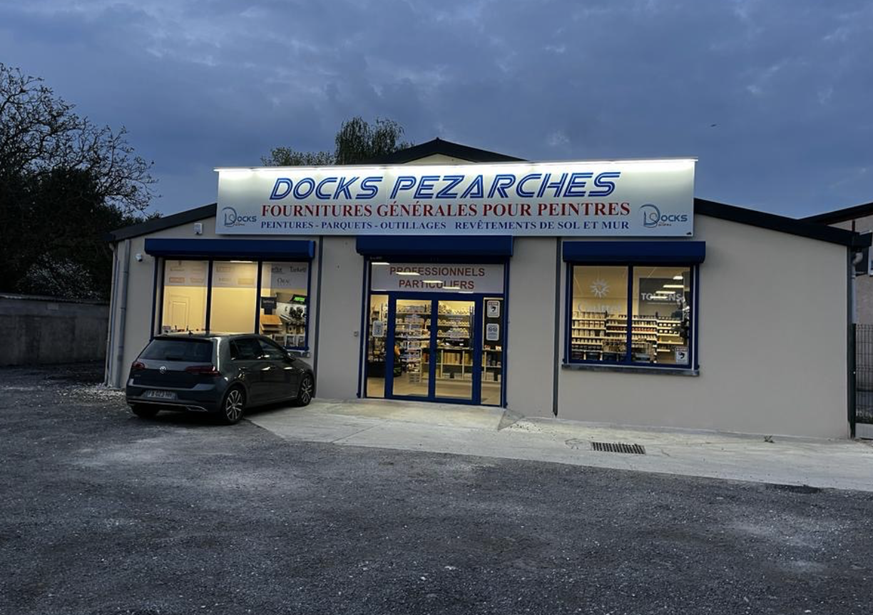 devanture du magasin à Pezarches