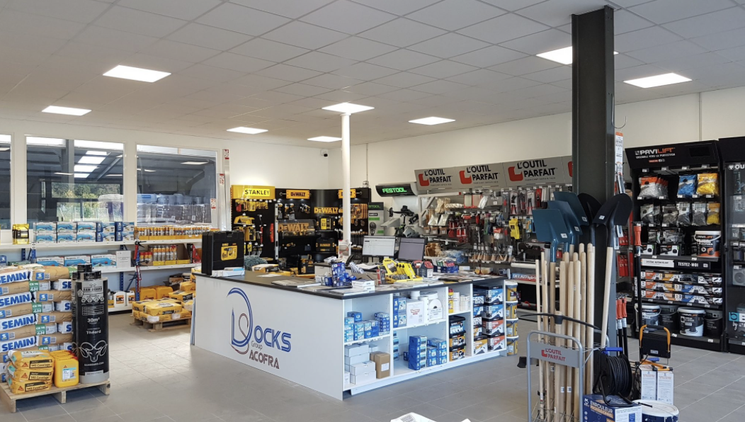intérieur du magasin Docks Matériaux vue sur le comptoir