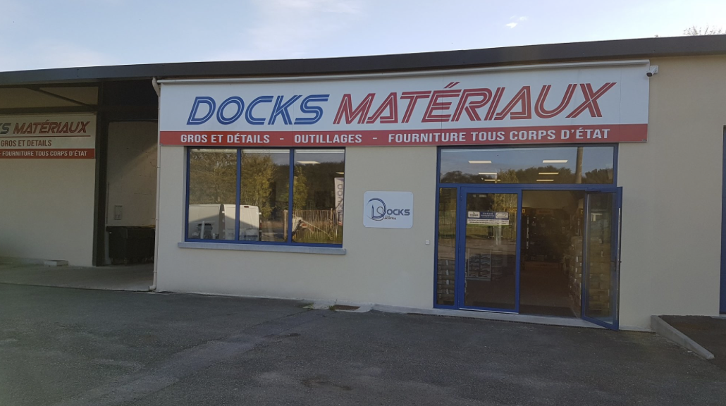 devanture du magasin de Docks Matériaux